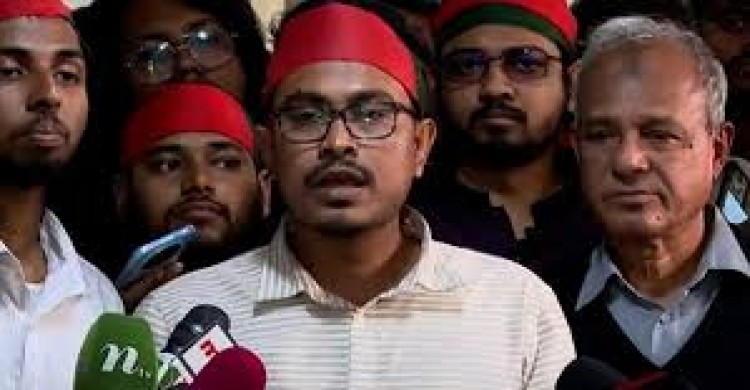 হাদির ওপর হামলা: তিন উপদেষ্টাকে ৪৮ ঘন্টার আল্টিমেটাম ডাকসু ভিপির